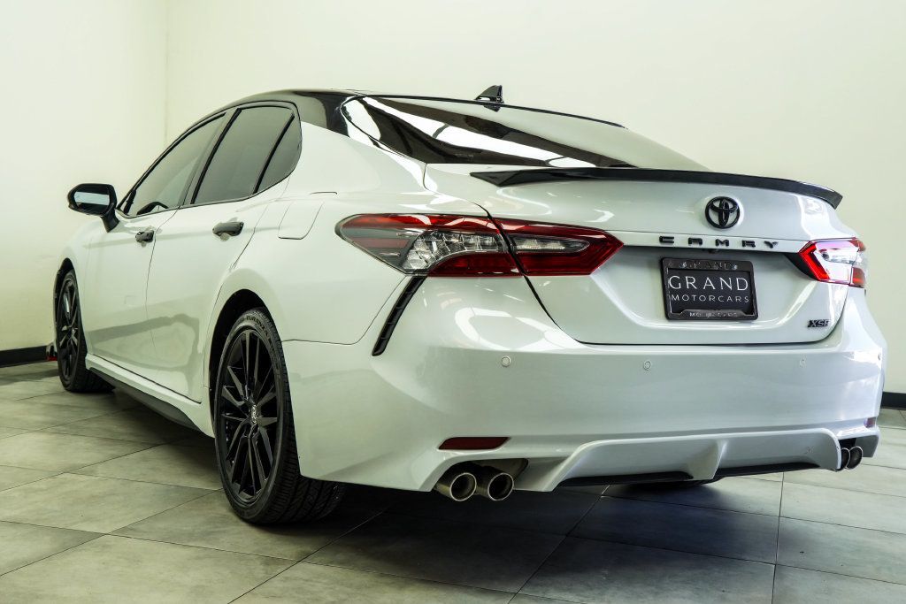 Toyota Camry photo 11
