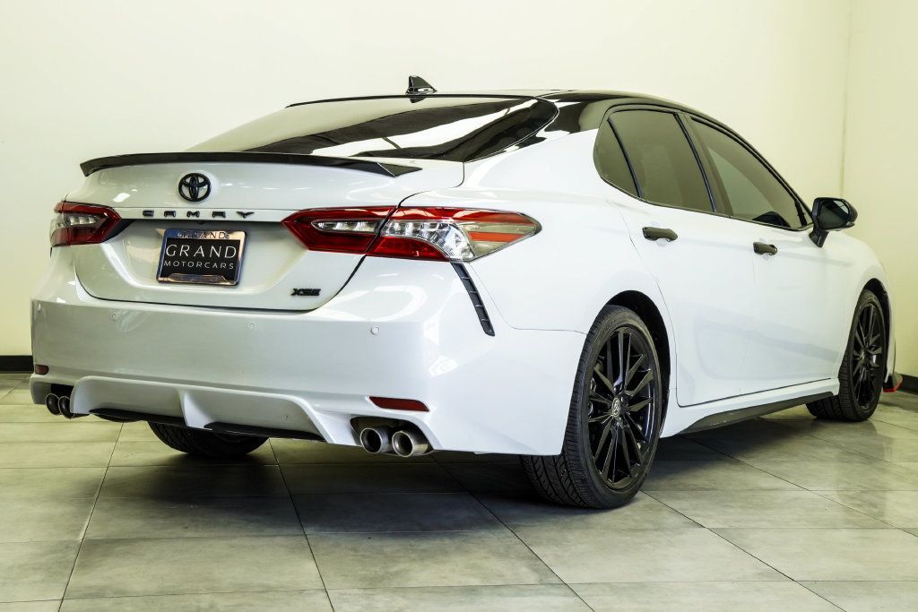 Toyota Camry photo 12