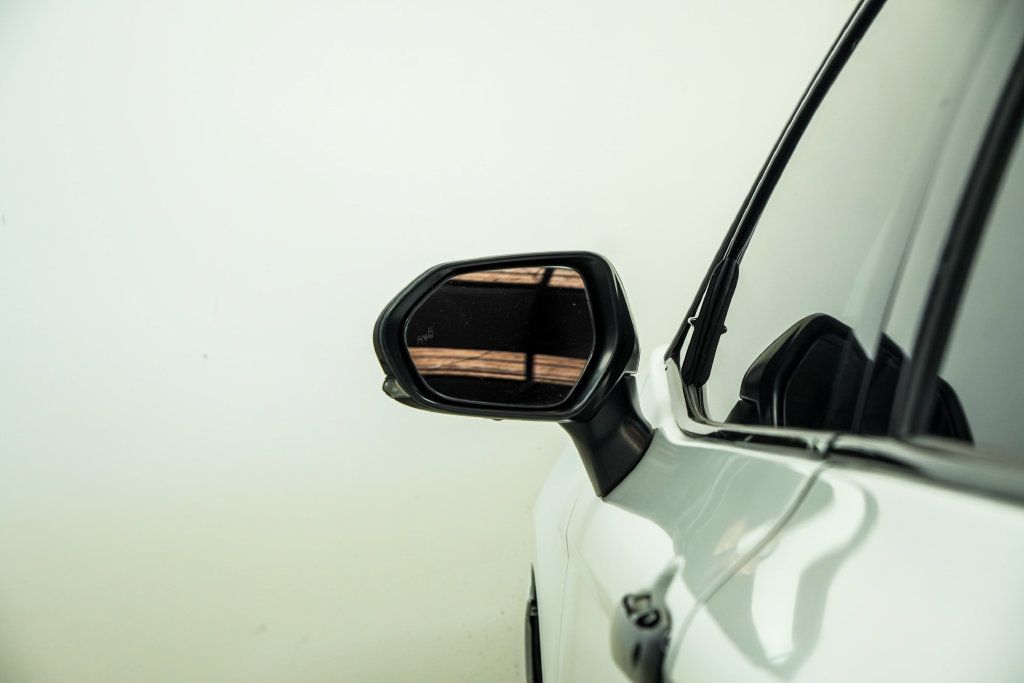 Toyota Camry photo 14