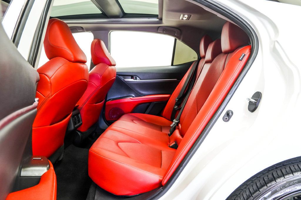 Toyota Camry photo 18