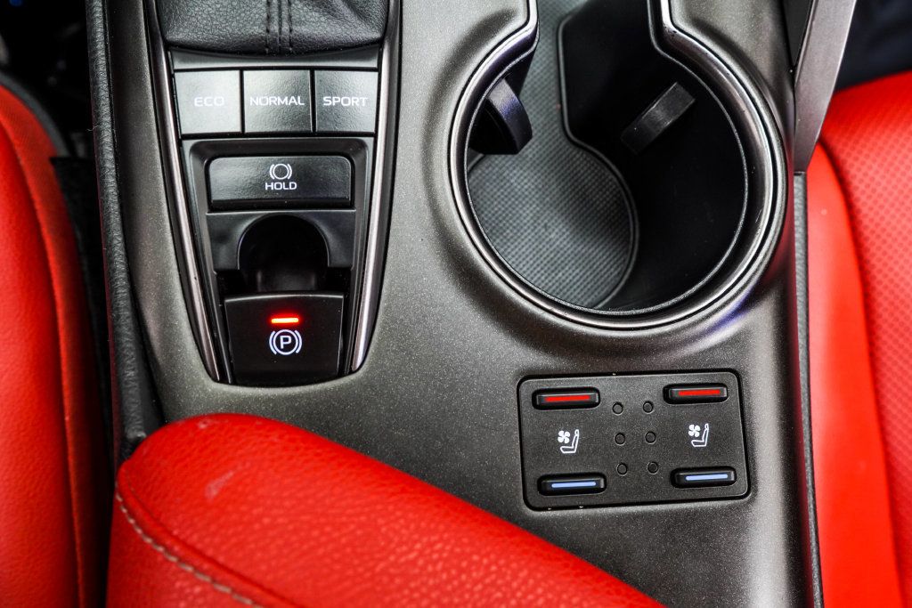 Toyota Camry photo 25