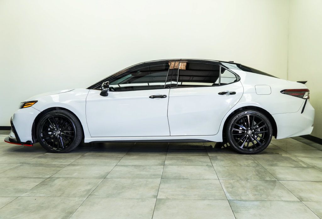 Toyota Camry photo 9