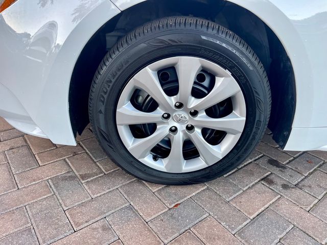 2024 Toyota Corolla LE - 22932040 - 10