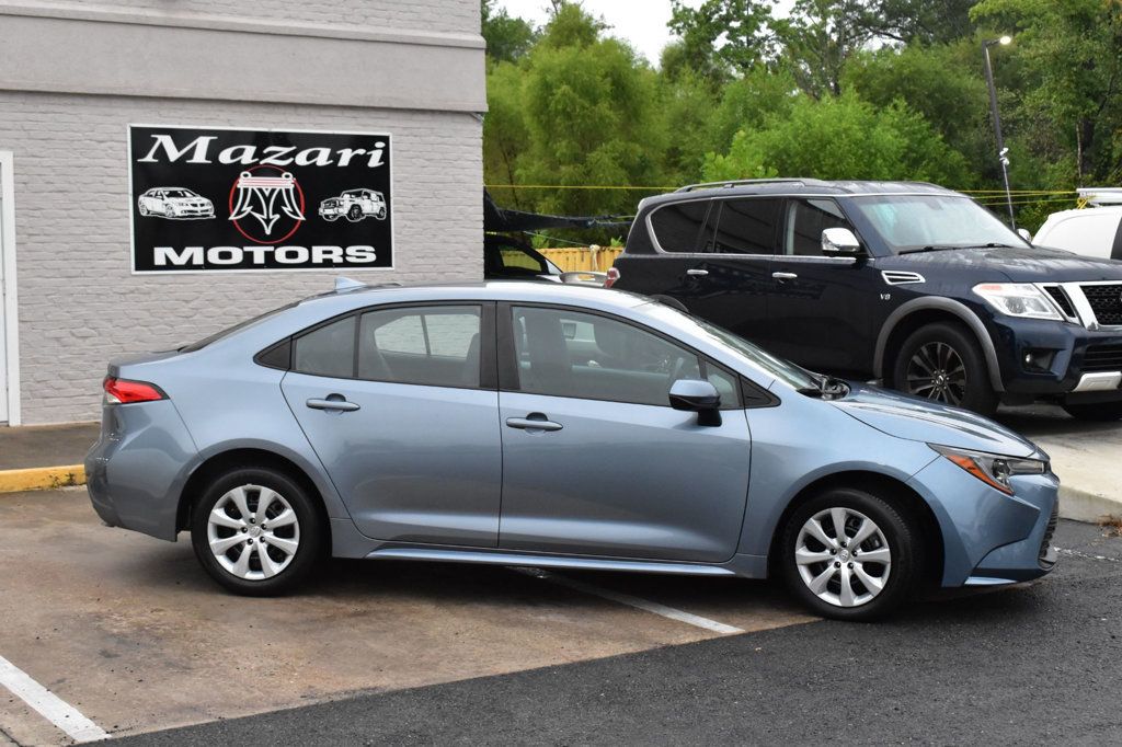 2024 Toyota Corolla LE photo 3