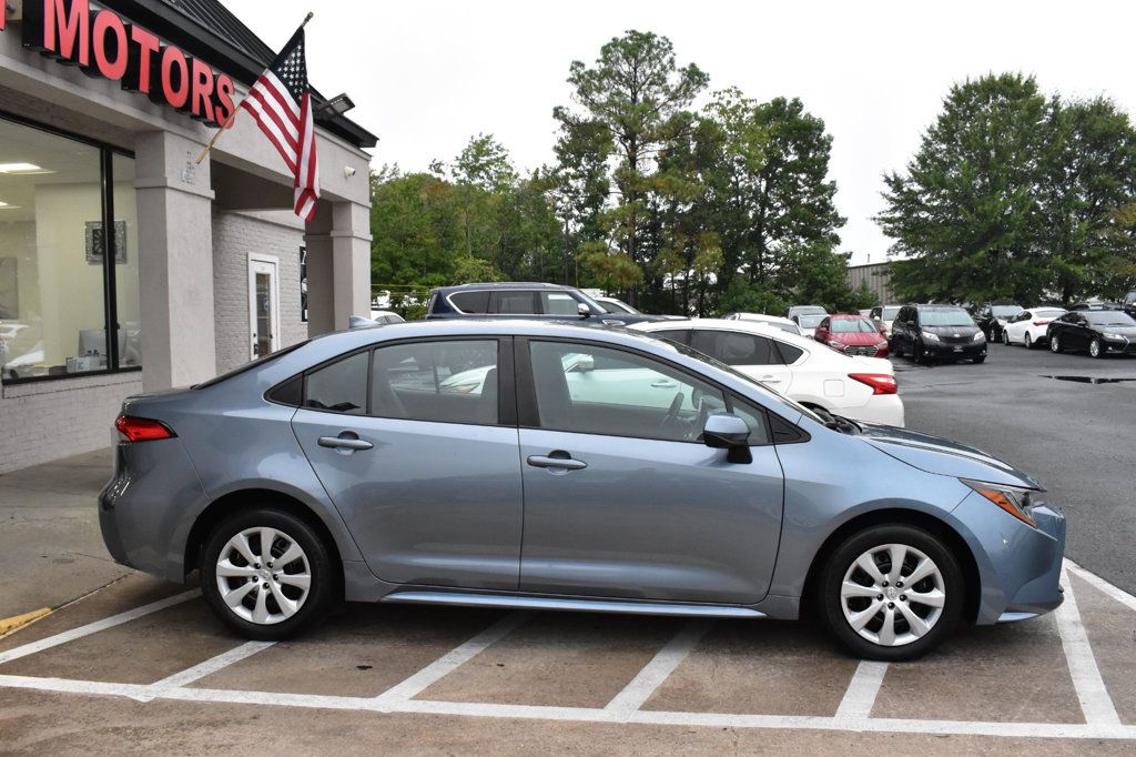 2024 Toyota Corolla LE photo 4