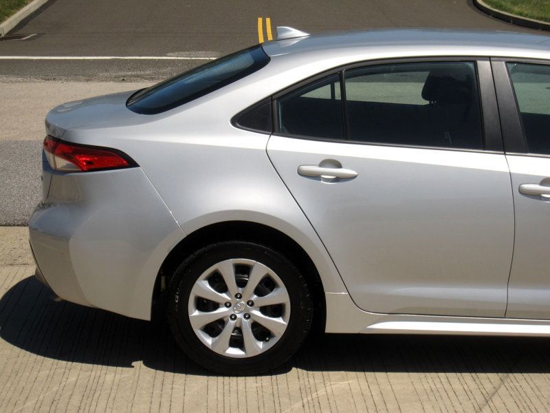 2024 Toyota Corolla LE photo 11