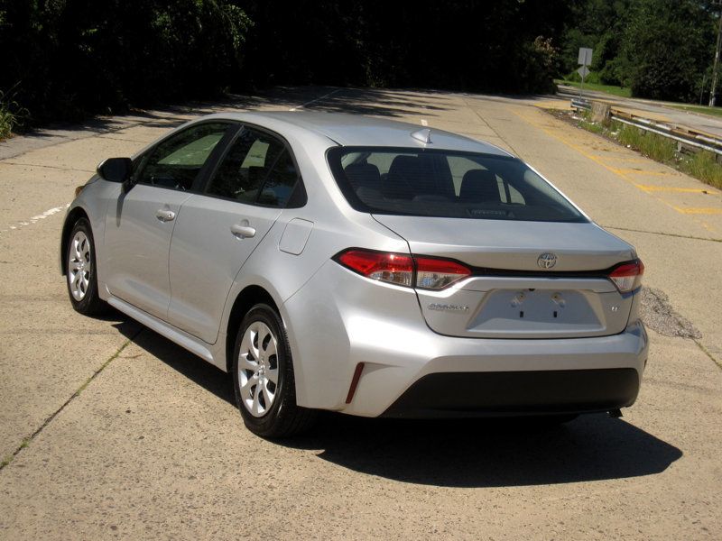 2024 Toyota Corolla LE photo 12