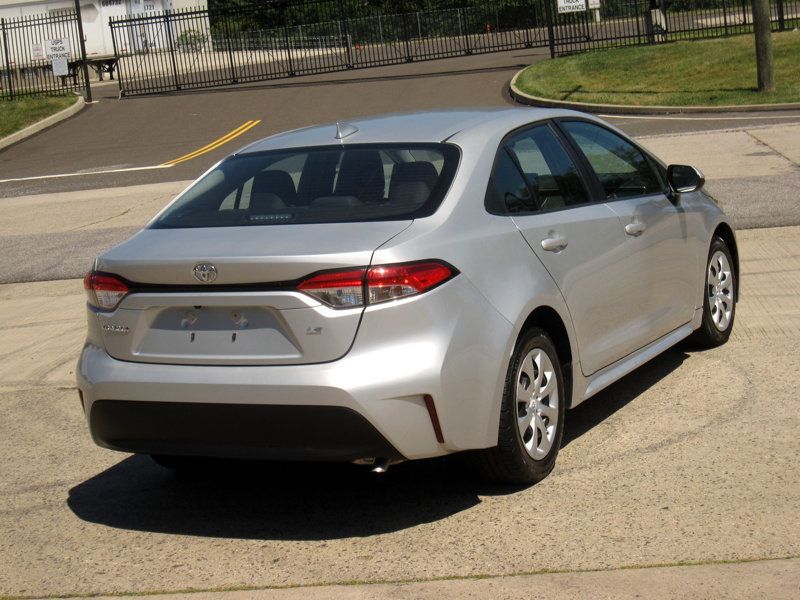 2024 Toyota Corolla LE photo 13