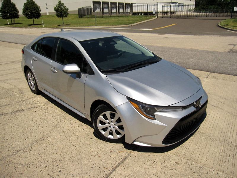2024 Toyota Corolla LE photo 2
