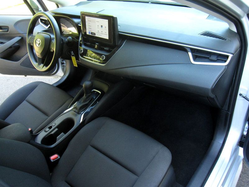 2024 Toyota Corolla LE photo 23