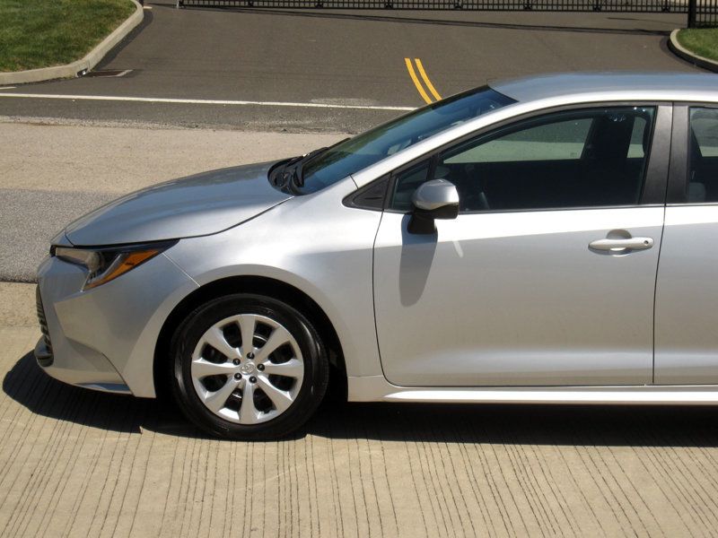 2024 Toyota Corolla LE photo 7