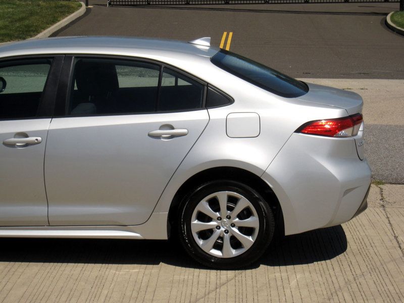 2024 Toyota Corolla LE photo 8
