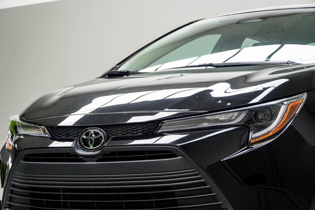 2024 Toyota Corolla LE photo 2