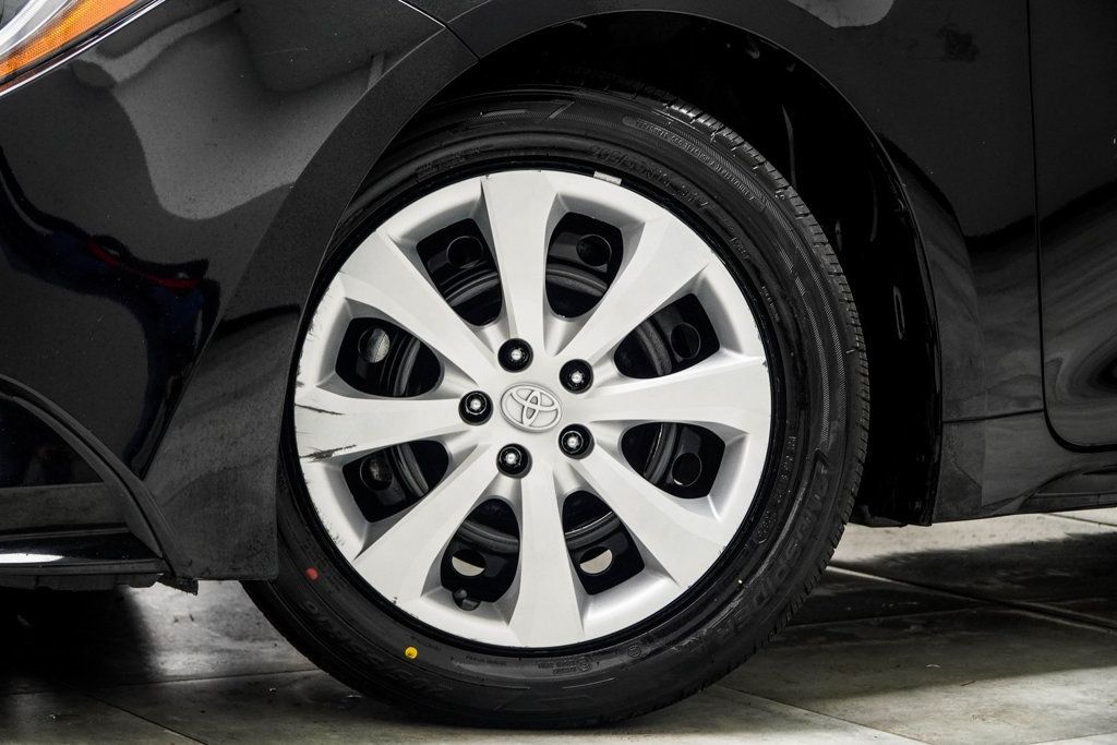 2024 Toyota Corolla LE photo 3