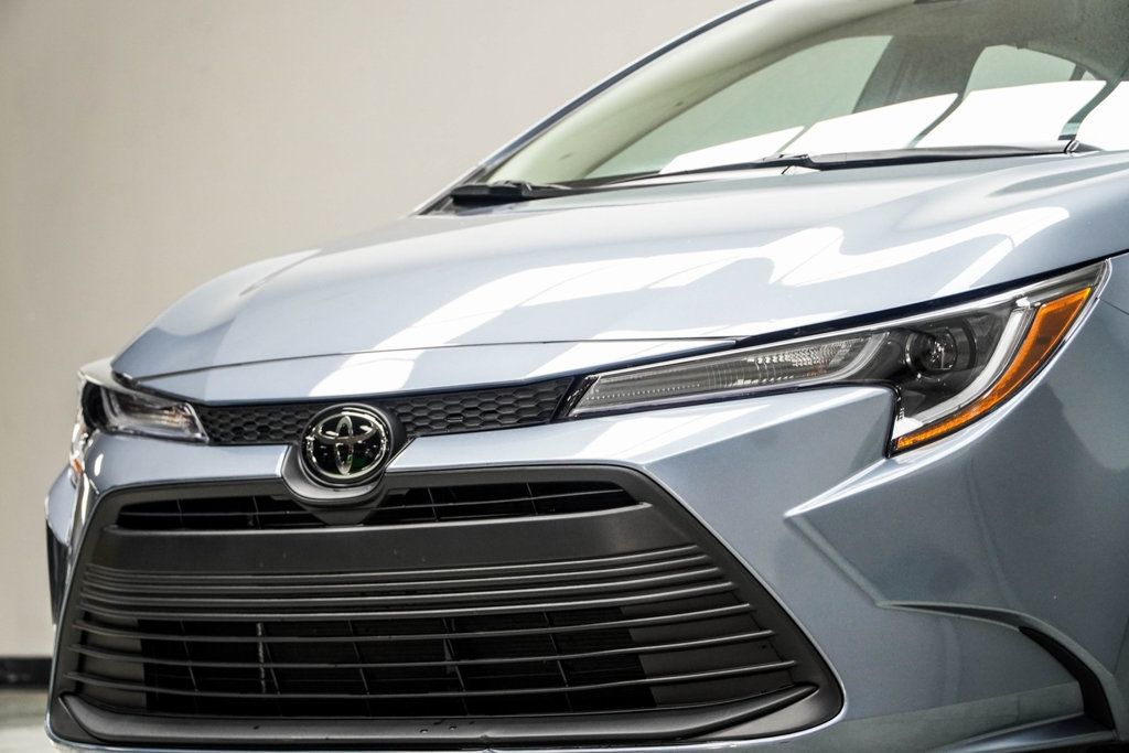 2024 Toyota Corolla LE photo 2