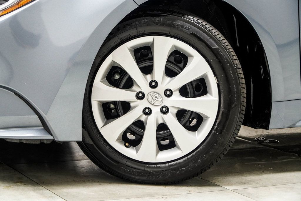 2024 Toyota Corolla LE photo 3