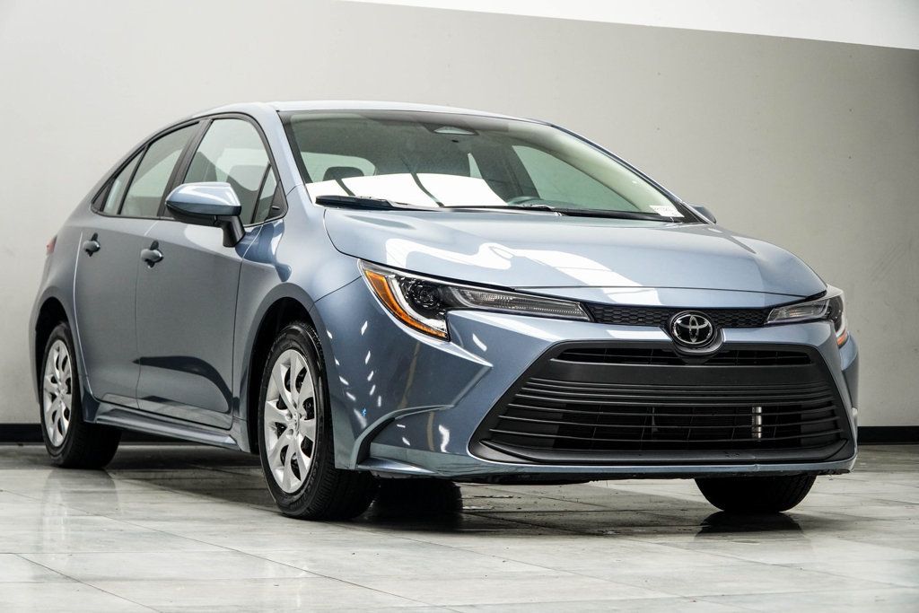 2024 Toyota Corolla LE photo 4