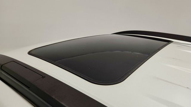 2024 Toyota Corolla Cross Hybrid XSE 4WD w/ Tilt/Slide Moonroof - 23028920 - 9