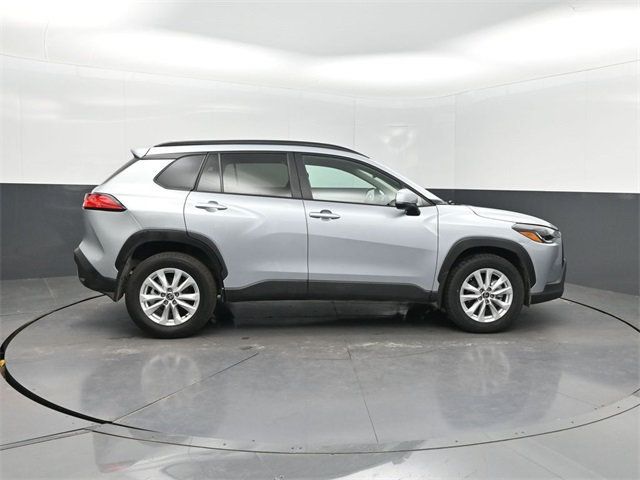 2024 Toyota Corolla Cross LE 2WD - 22910925 - 29