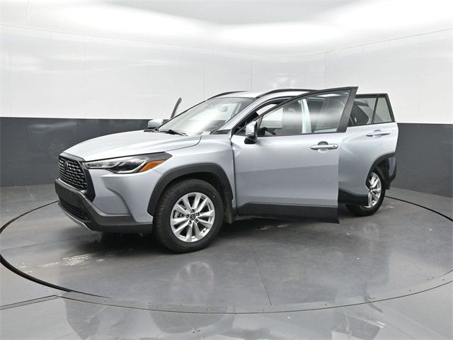 2024 Toyota Corolla Cross LE 2WD - 22910925 - 32