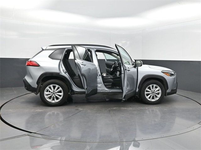 2024 Toyota Corolla Cross LE 2WD - 22910925 - 33