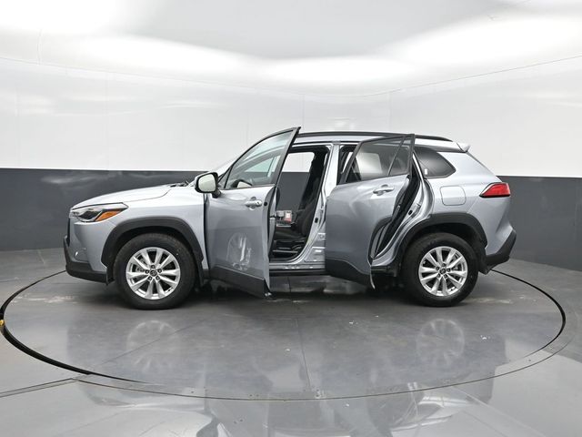 2024 Toyota Corolla Cross LE 2WD - 22991339 - 35