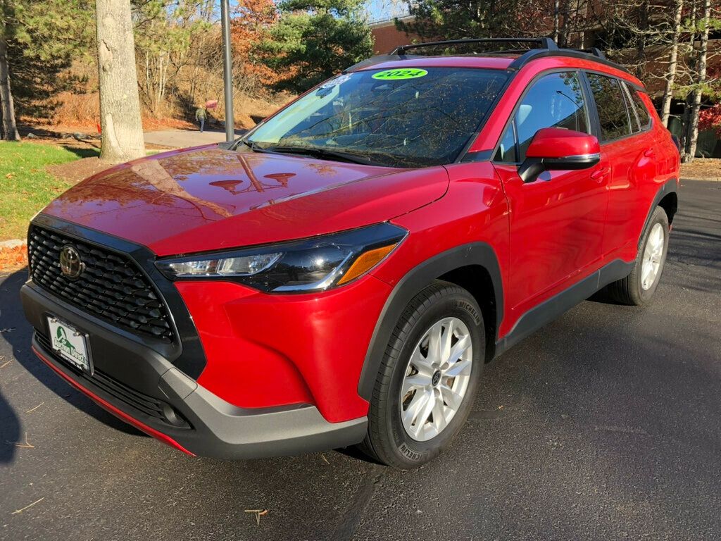 2024 Toyota Corolla Cross LE 4WD - 22948197 - 0