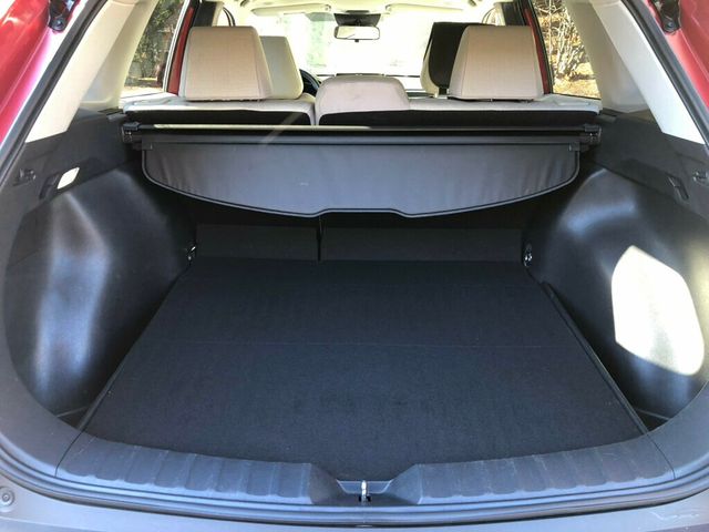 2024 Toyota Corolla Cross LE 4WD - 22948197 - 5