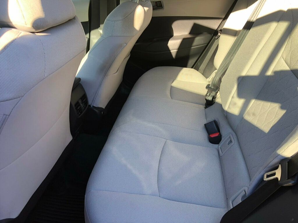 2024 Toyota Corolla Cross LE 4WD - 22948197 - 6