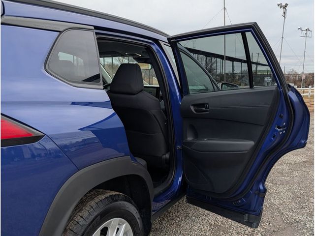 2024 Toyota Corolla Cross LE 4WD - 22968918 - 11