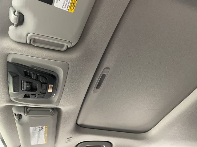 2024 Toyota Corolla Cross LE 4WD - 22995950 - 31