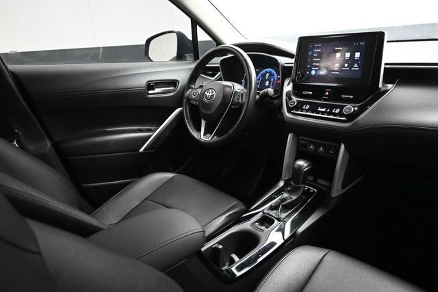 2024 Toyota Corolla Cross XLE 4WD - 23025200 - 11