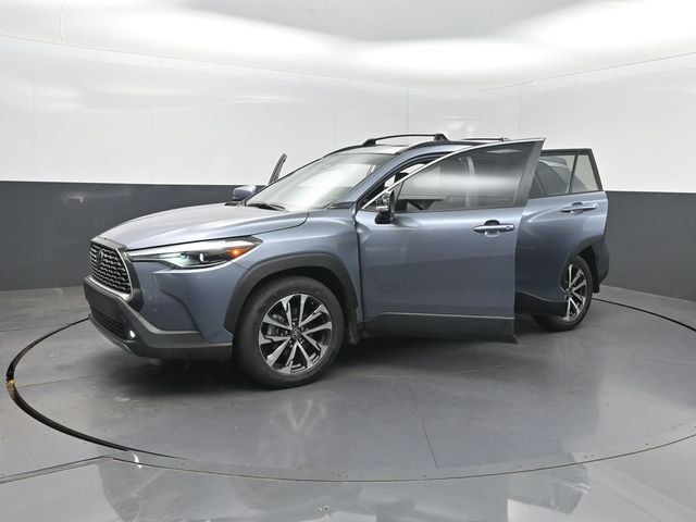2024 Toyota Corolla Cross XLE 4WD - 23025200 - 33