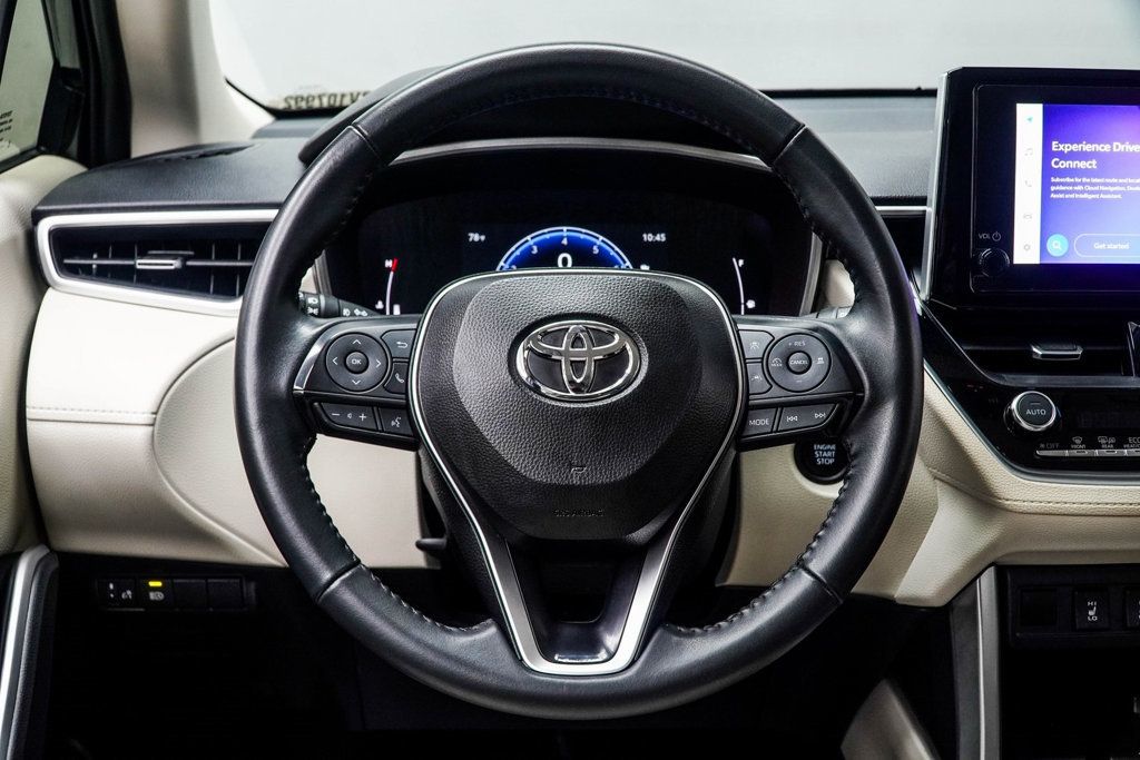 2024 Toyota Corolla Cross XLE photo 15