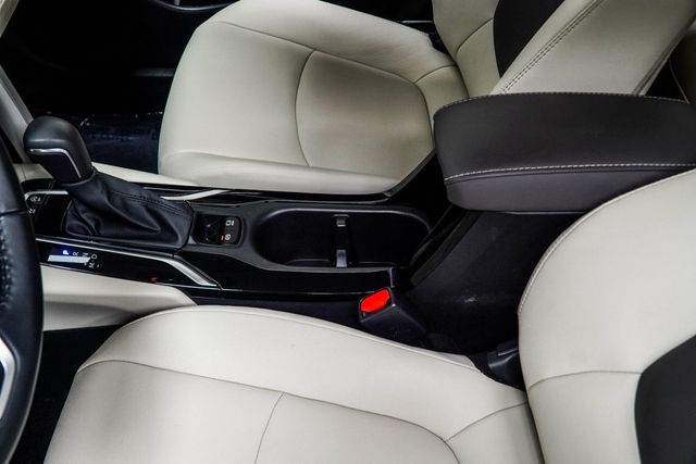 2024 Toyota Corolla Cross XLE 4WD - 22897755 - 16