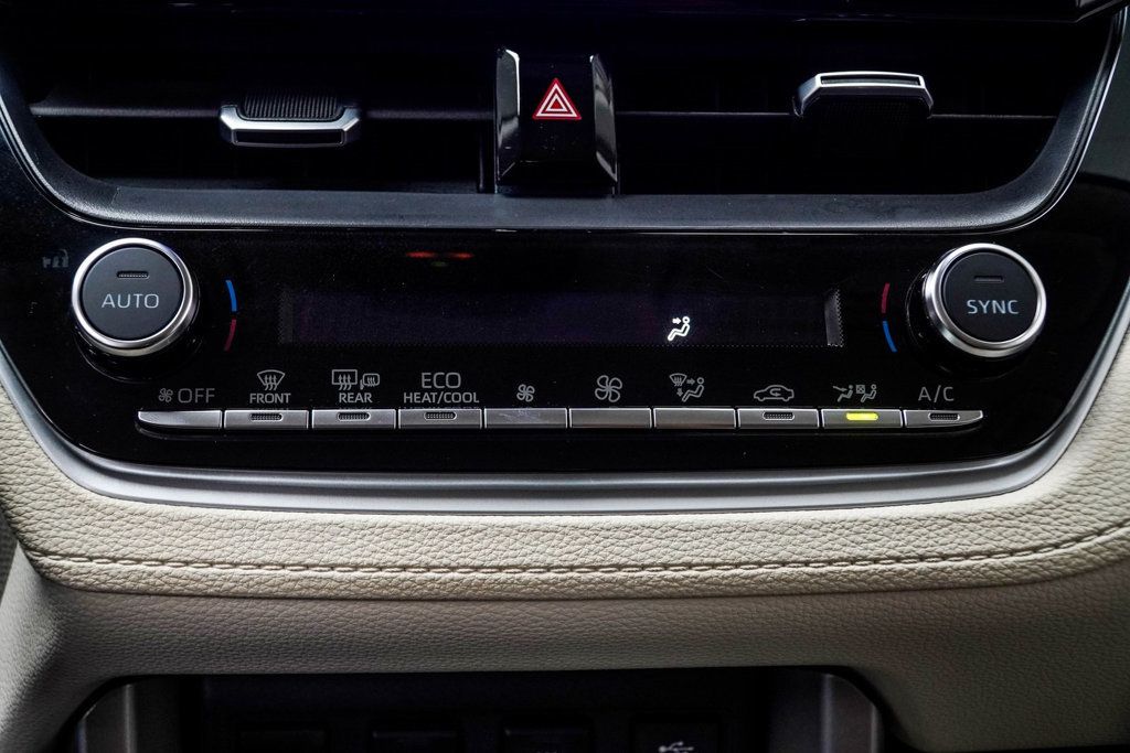 2024 Toyota Corolla Cross XLE photo 20