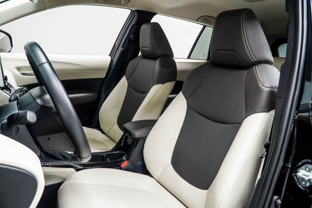 2024 Toyota Corolla Cross XLE photo 30