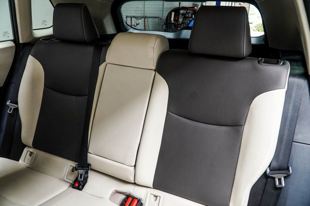 2024 Toyota Corolla Cross XLE photo 33
