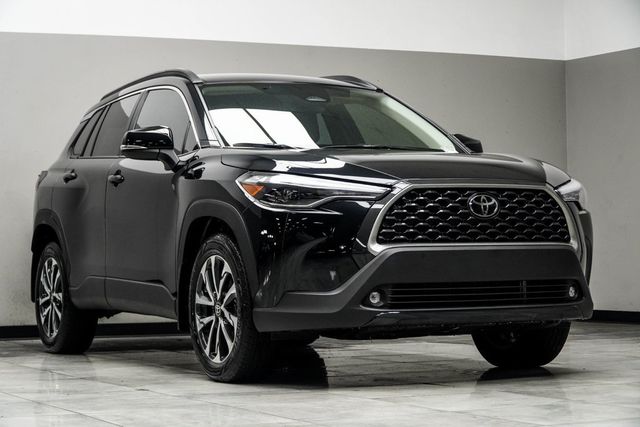 2024 Toyota Corolla Cross XLE 4WD - 22897755 - 3