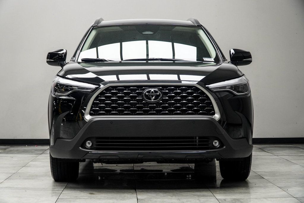 2024 Toyota Corolla Cross XLE photo 7