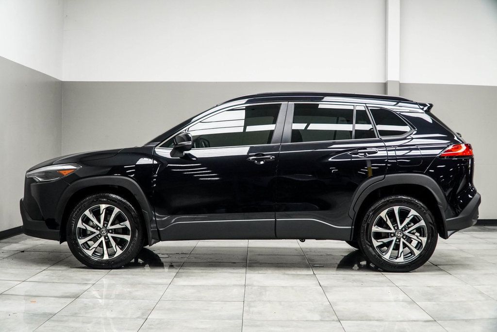 2024 Toyota Corolla Cross XLE photo 9