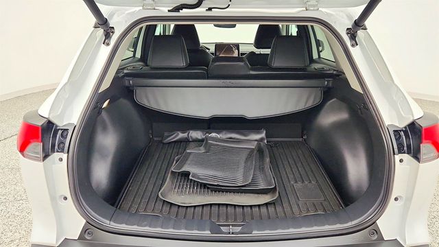 2024 Toyota Corolla Cross XLE 4WD w/ Convenience Package - 23003970 - 21