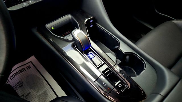 2024 Toyota Crown Limited AWD - 23018230 - 16