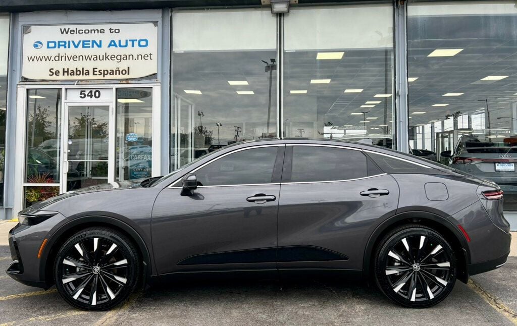 2024 Toyota Crown Platinum photo 2