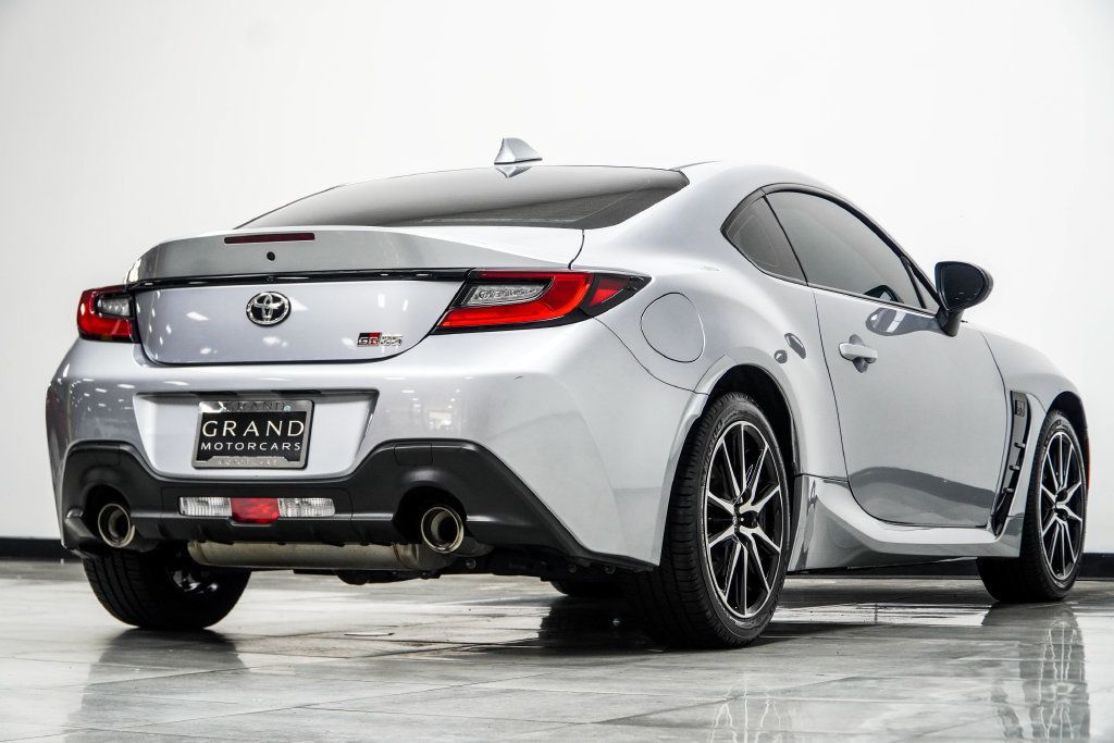 Toyota GR86 photo 13