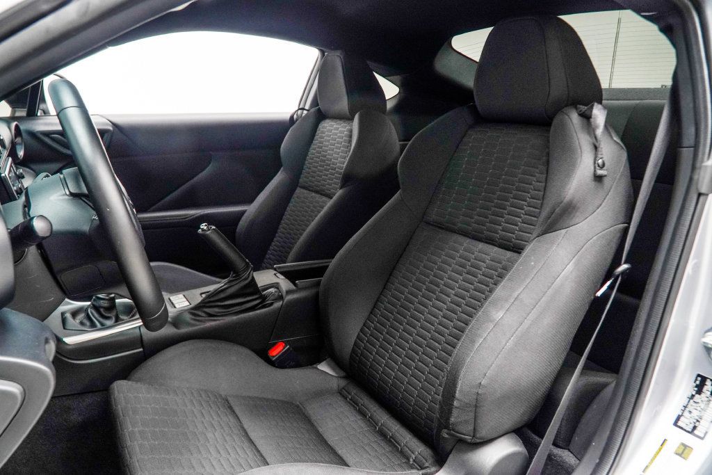 Toyota GR86 photo 32