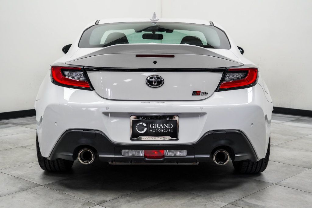 Toyota GR86 photo 10