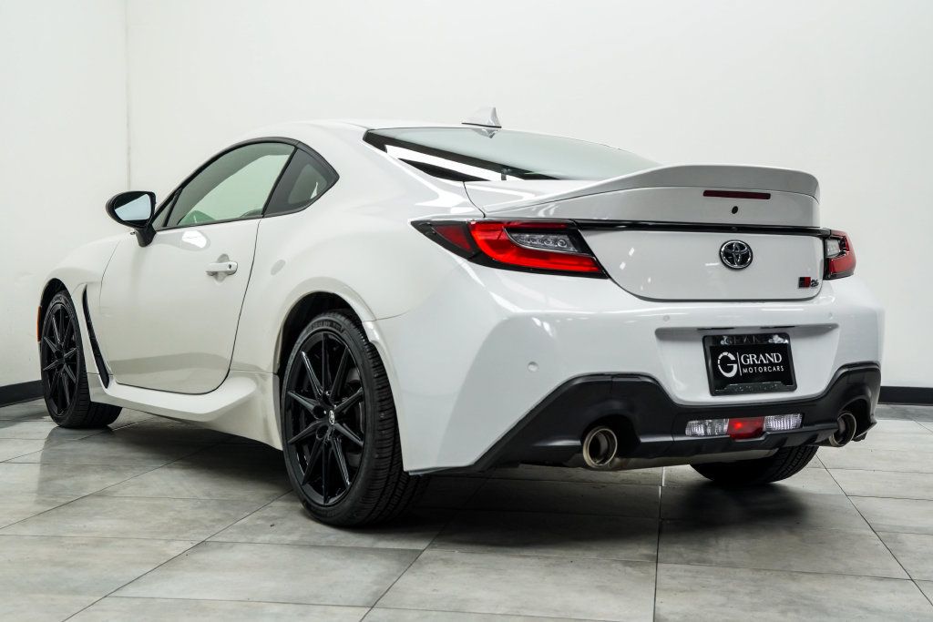 Toyota GR86 photo 12