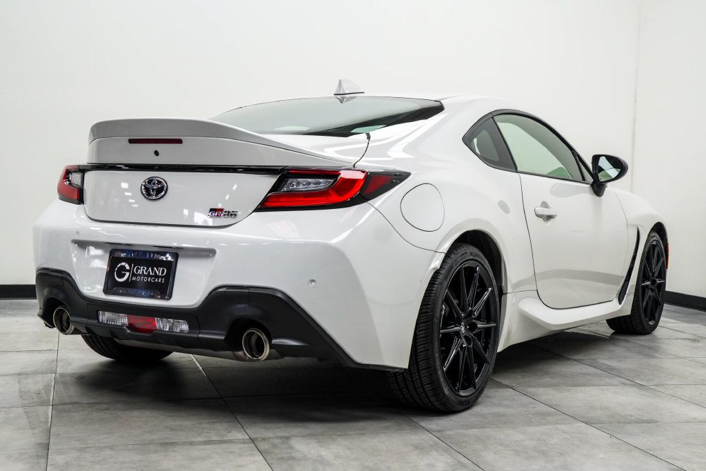 Toyota GR86 photo 13