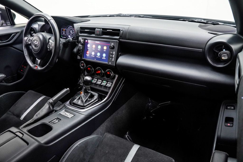 Toyota GR86 photo 21